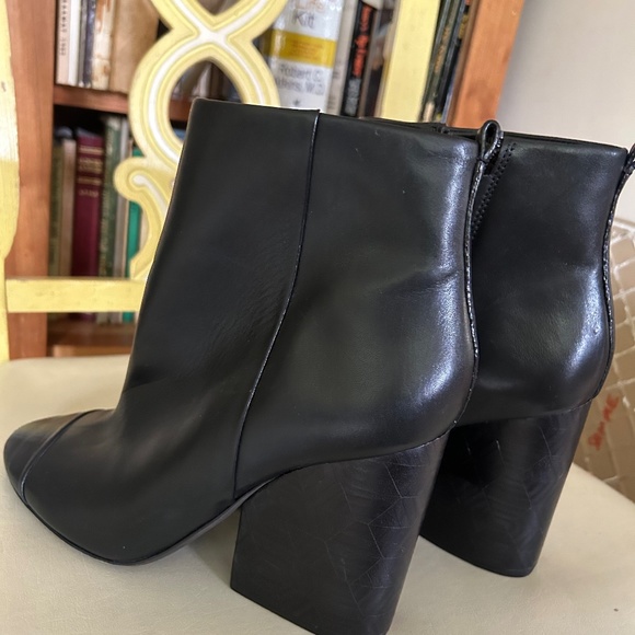 Tory Burch Shoes - Black leather Tory Burch Boots